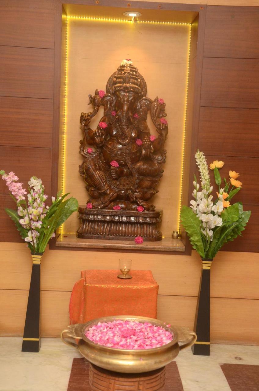 Tirukkadaiyur Hotel Kanakabhishegam First Hotel From The Thirukadaiyur Temple מראה חיצוני תמונה